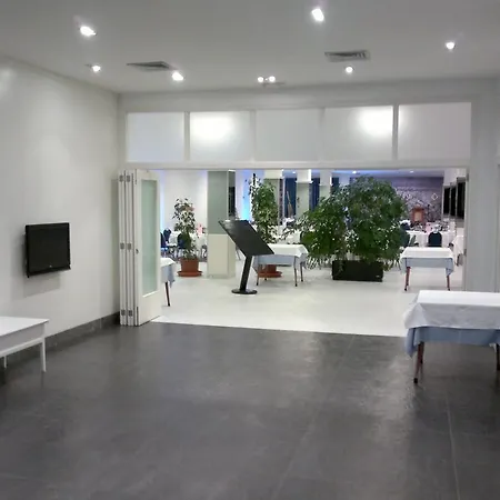 Roca Hotel 2*