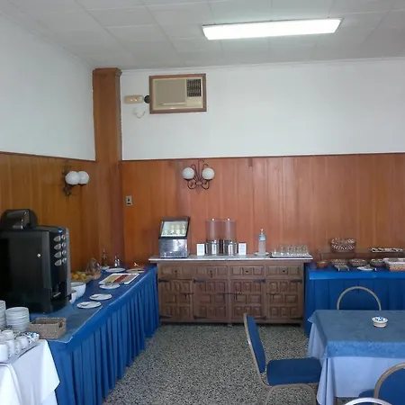 Roca Hotel 2*